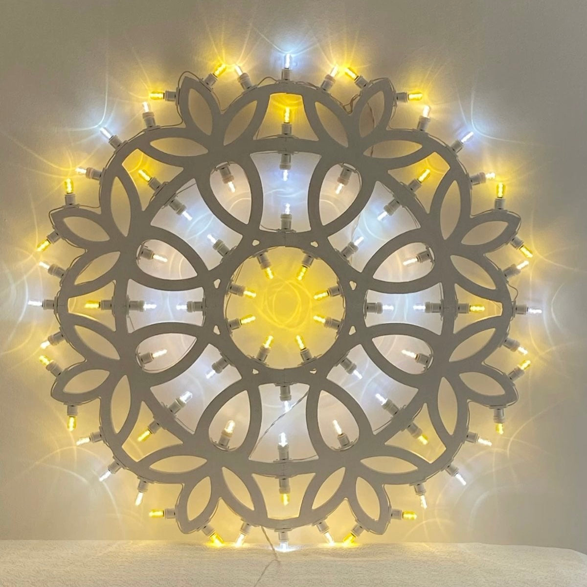 Creazione della luminaria a Lido Velmare