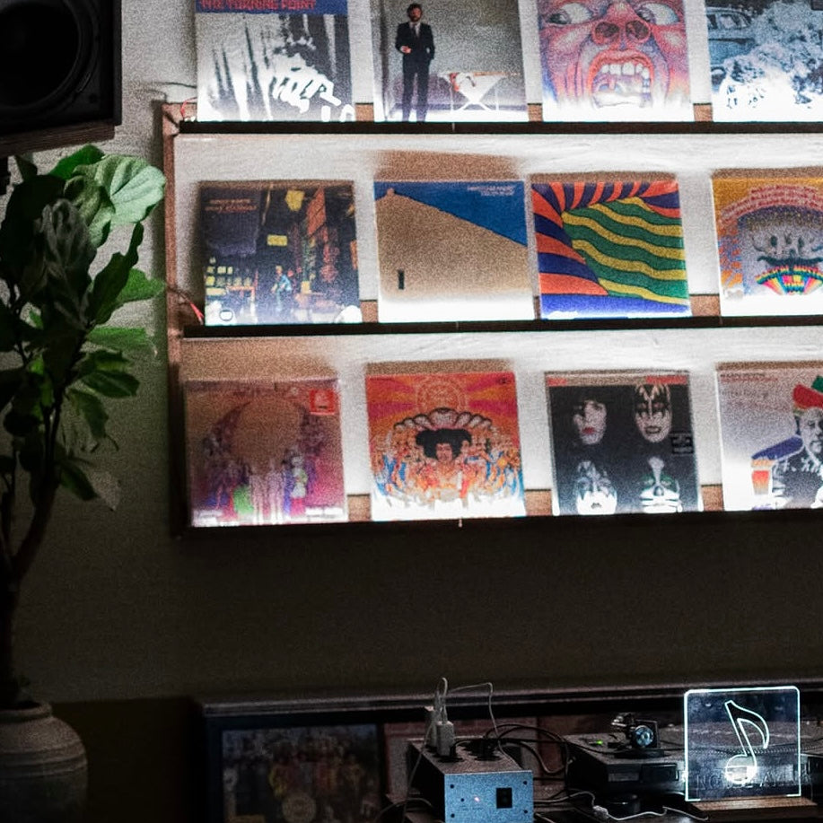 Pittura su vinili al Base Records