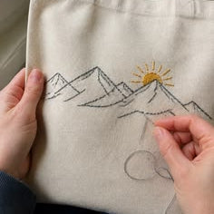 Ricamo su totebag da Cosmico - 42€